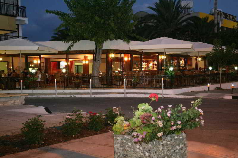 Veronica Hotel Paphos ภายนอก รูปภาพ